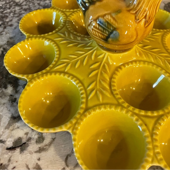 Vtg California Pottery S30 Deviled Egg Round Platter Raised Center Rooster Hen - Picture 5 of 9